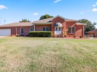 1661 S Walker Rd, Pleasant View, TN 37146