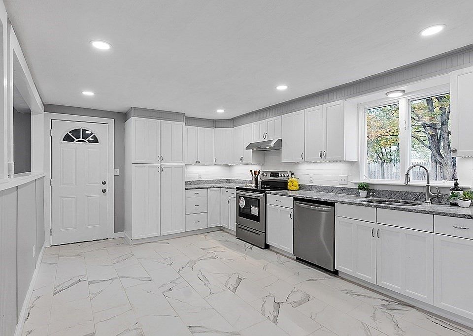1st image of 18 1st St