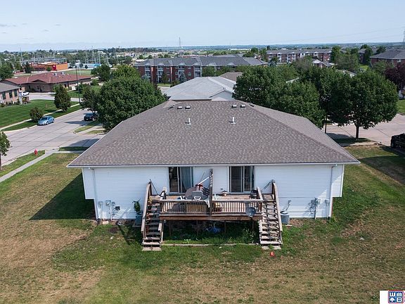 5th image of 8601 Delphinium Ln