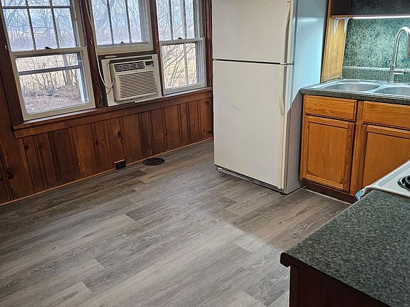 2nd image of 50 Meadowbrook Rd