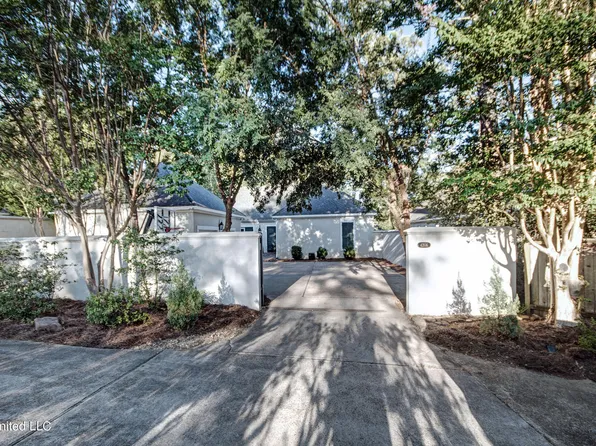 4206 Ridgewood Rd, Jackson, MS 39211