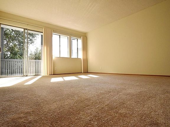 4th image of 609 E 23rd St #205