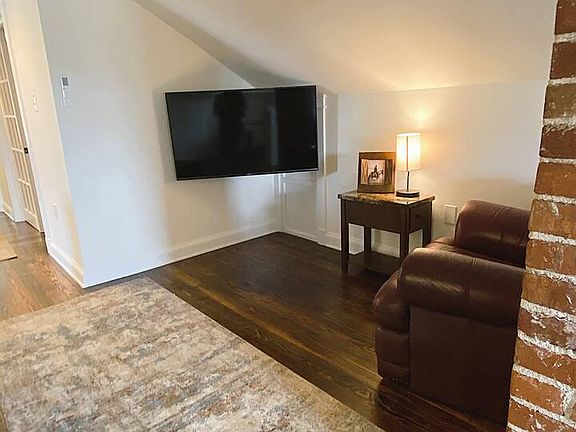 2nd image of 417 N Royal Ave APT A