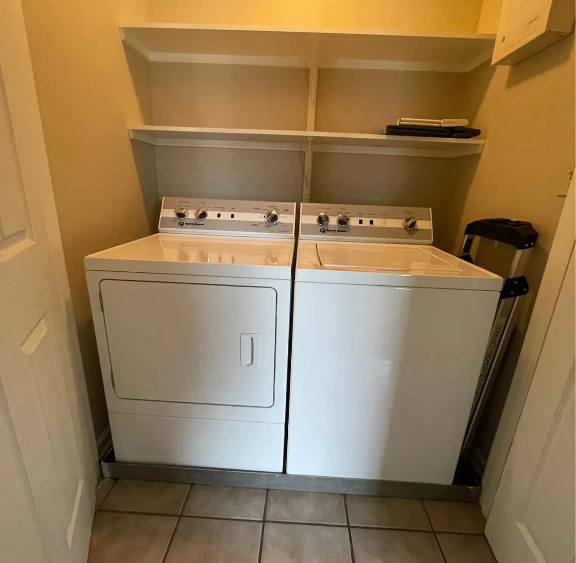 4 bed, 1.5 bath, 1500 sqft, $2,200 — Photo 4