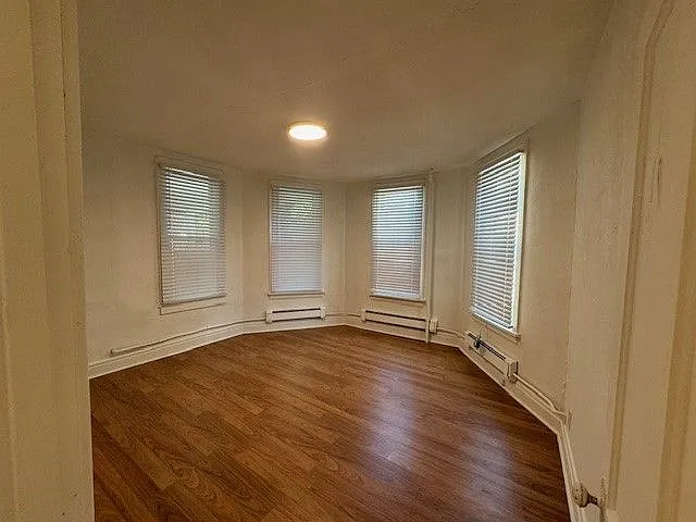Building Photo - 212 N Railroad St #2