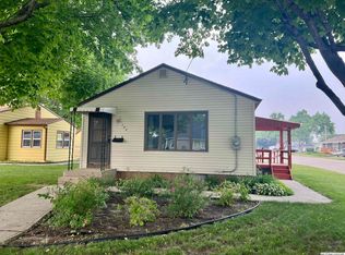 104 27th St SW, Mason City, IA 50401