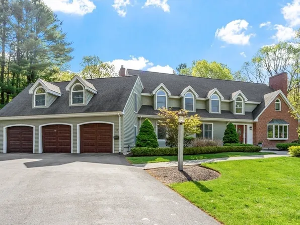 3 Russell Rd, Lynnfield, MA 01940