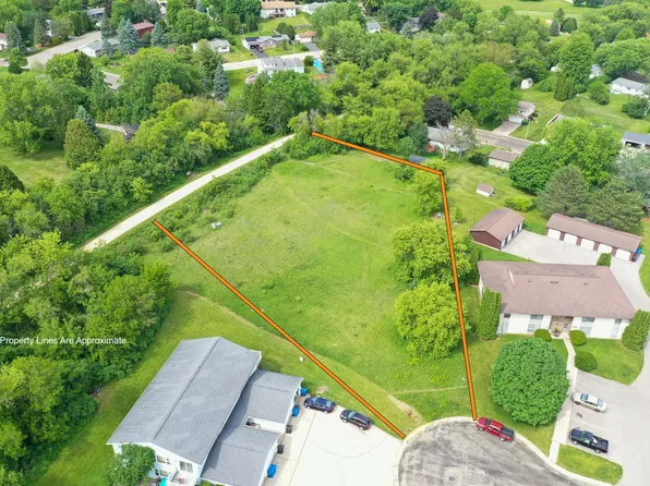 1322 Field Ct, Mount Horeb, WI 53572