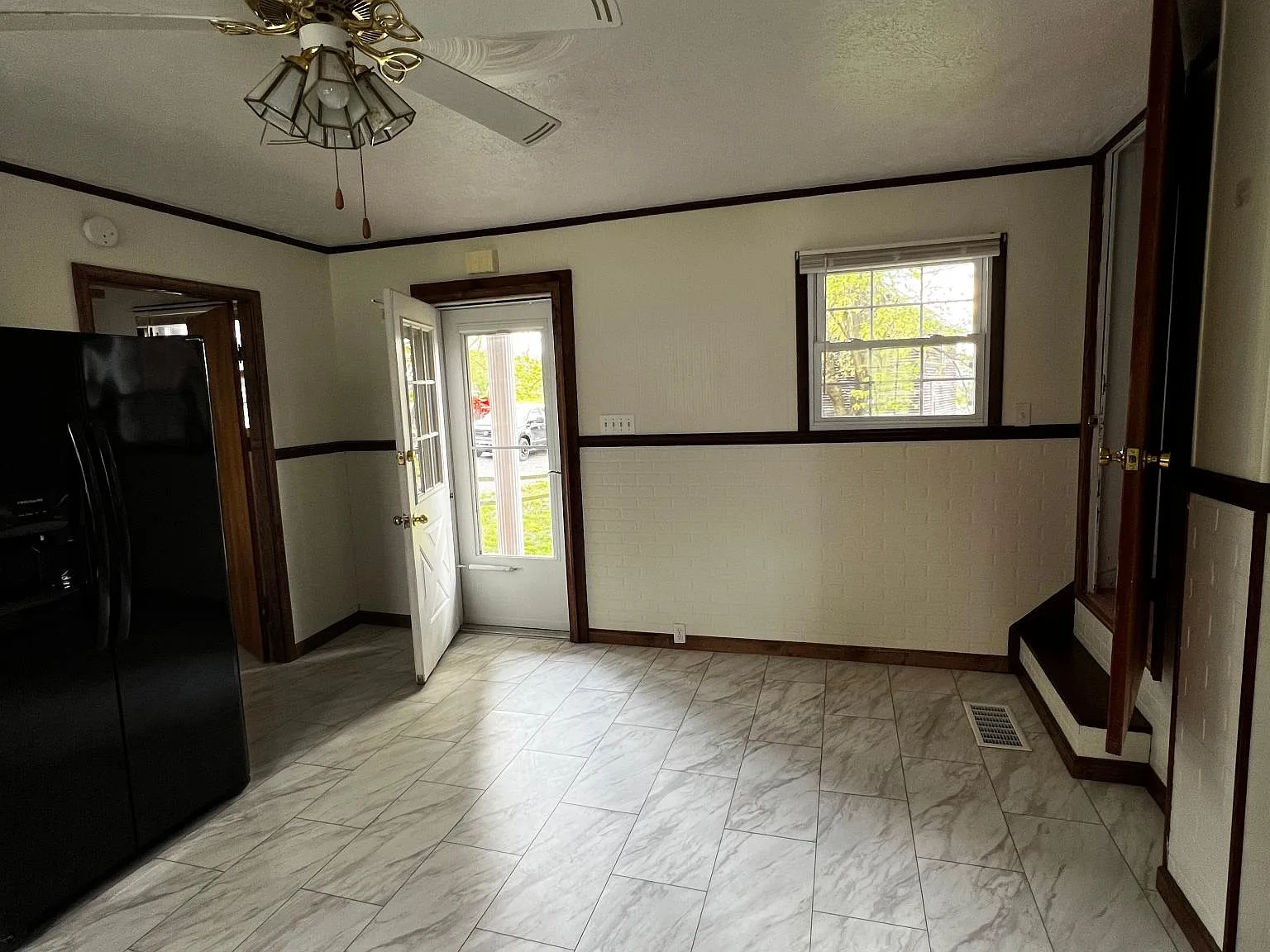 3 bed, 2000 sqft, $2,500 — Photo 4