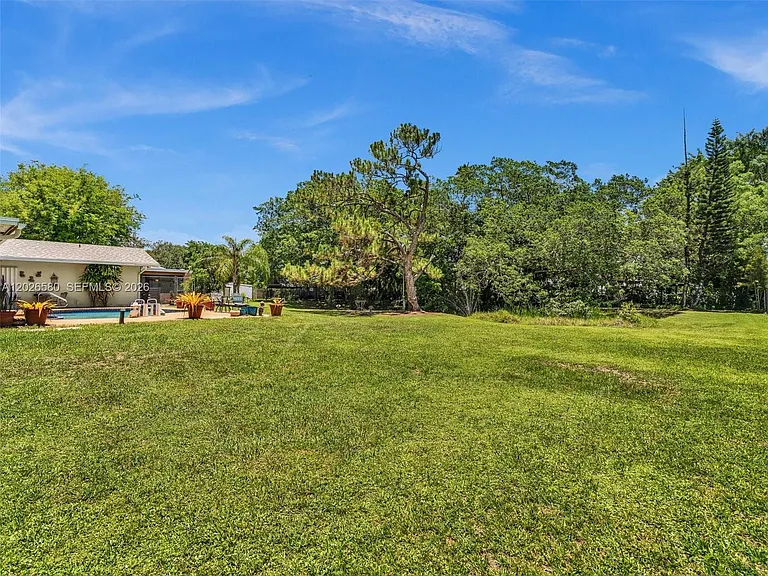 5310 SW 109th Ave — Photo 40
