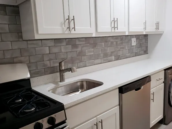 4220 N Clark St #1, Chicago, IL 60613