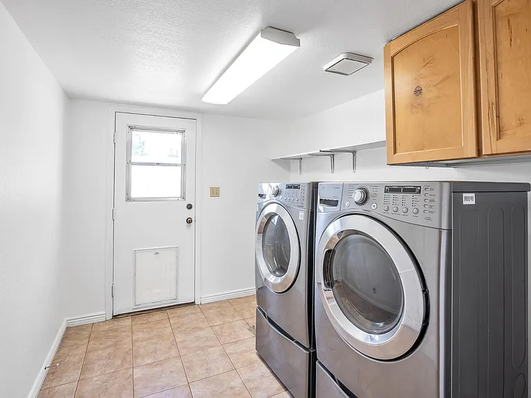 8308 E Turney Ave — Photo 17