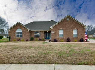 203 Chestnut Oak Cir, Owens X Rds, AL 35763