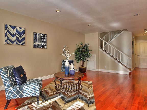 4th image of 2973 Wisteria Ln