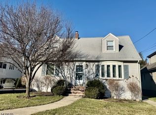 689 Linden Ave, Ridgefield Boro, NJ 07657