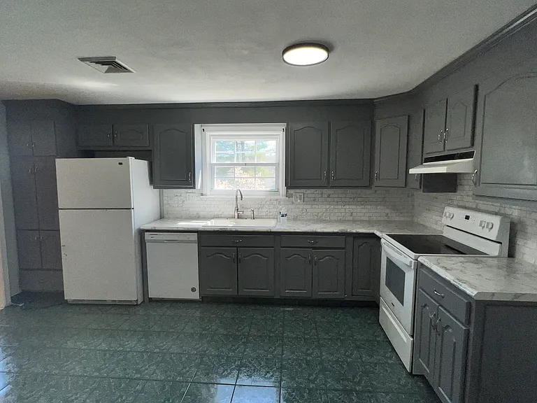 98 Kirkwood Rd — Photo 9