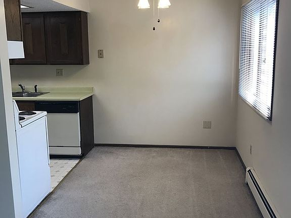 2nd image of 1301 E 4th St APT 205
