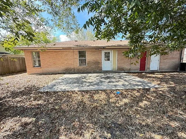 930 Salem Dr