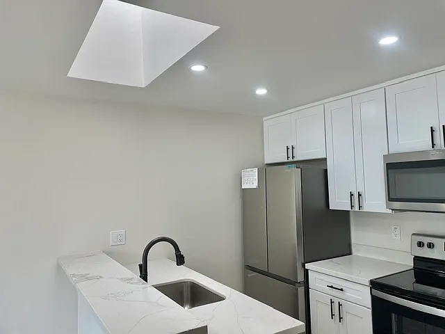 301A Bitner St #301A — Photo 6