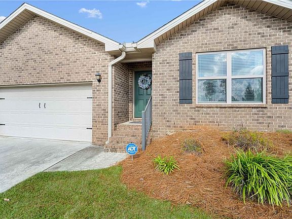 3rd image of 10599 Brodick Loop