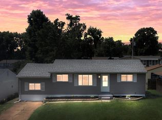 208 Rouen Dr, Saint Louis, MO 63129