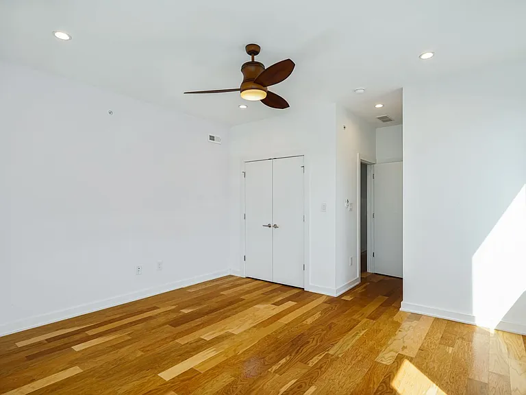 1326 N Mascher St #N — Photo 8