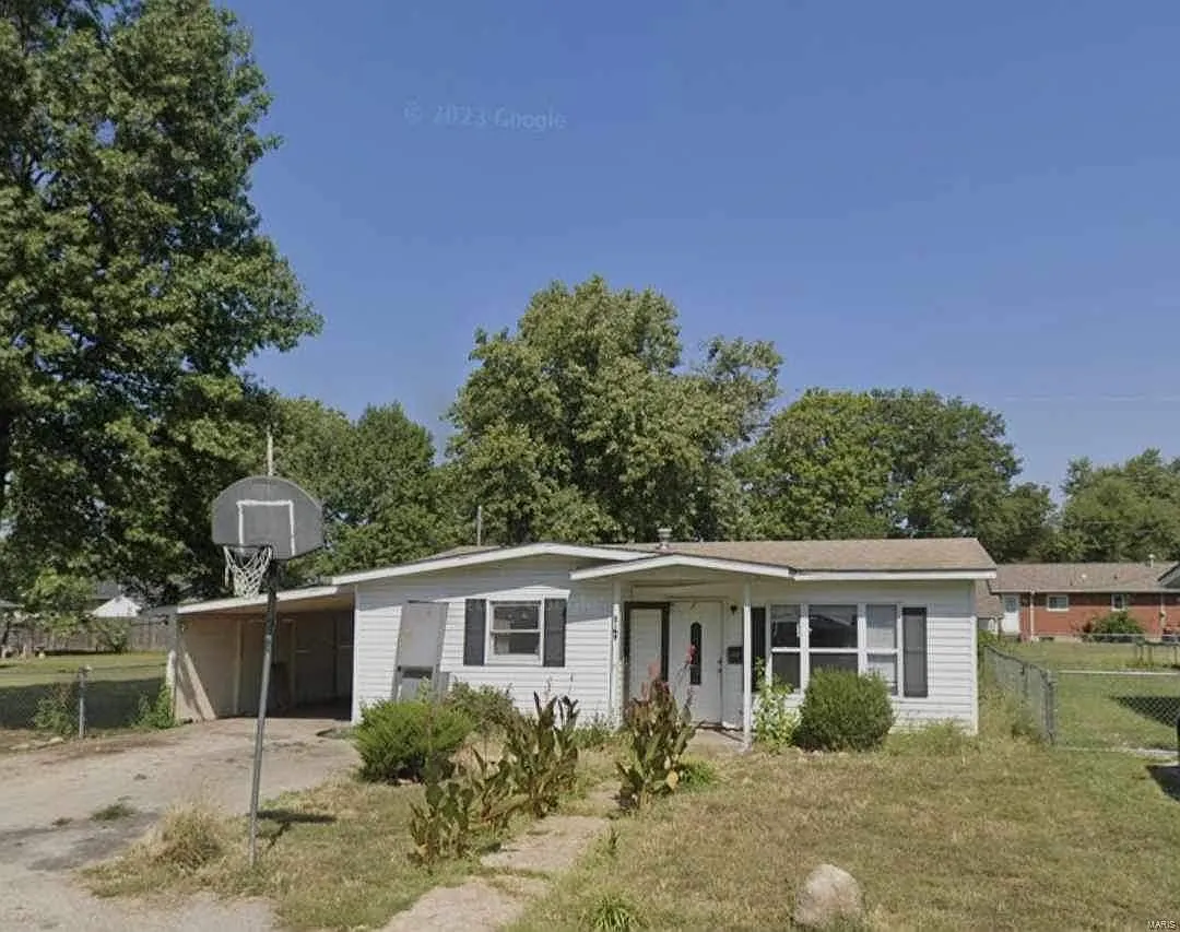 2149 Bern Ave photo 1