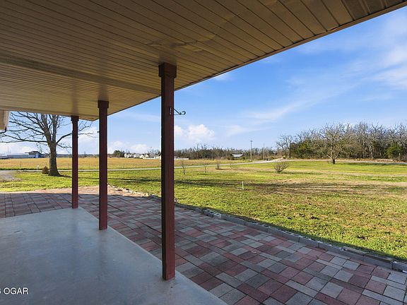 5th image of 10058 Farm Road 2015