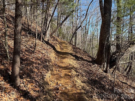 4th image of 33 High Point Trl