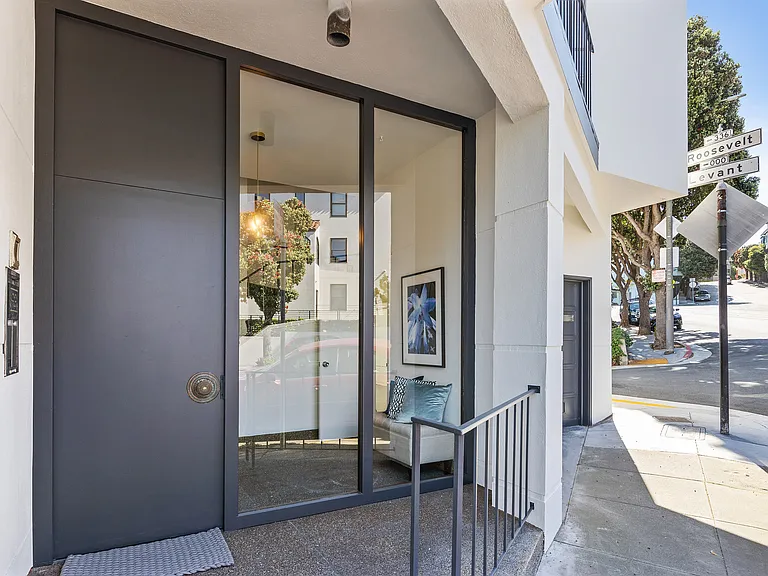 333 Roosevelt Way #A — Photo 2