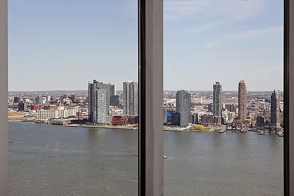 Rented by R New York | media 43