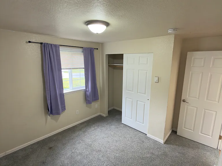 724 Edelweiss Ln SE — Photo 8