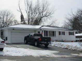 5241 Farm Rd, Waterford, MI 48327