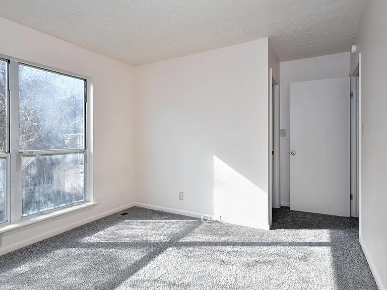 4043 Midlands Rd — Photo 17