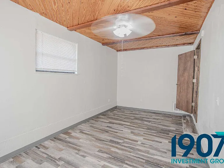 608 N Janeway Ave — Photo 25