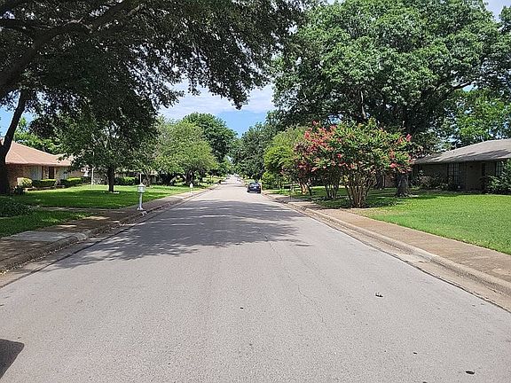 4th image of 1034 Hunters Creek Dr
