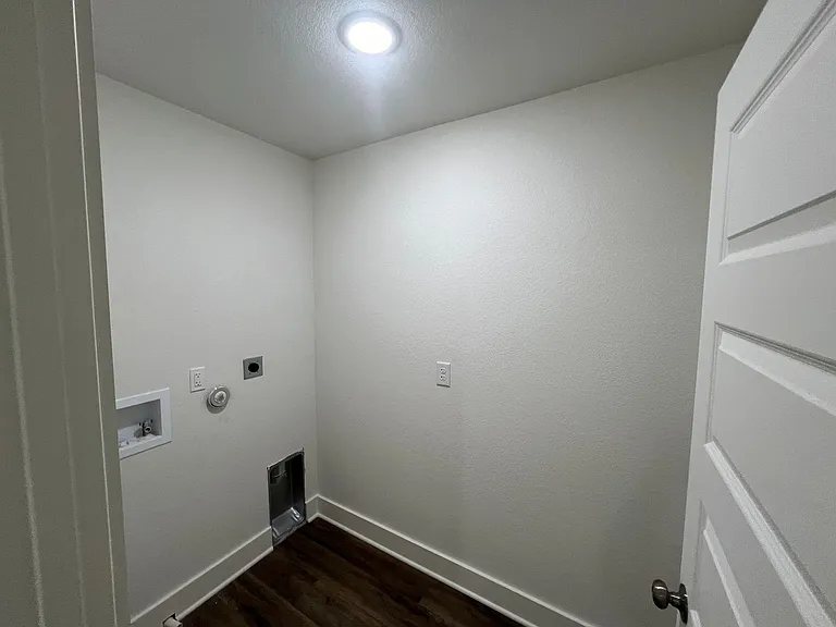 1003 Allie Way — Photo 12
