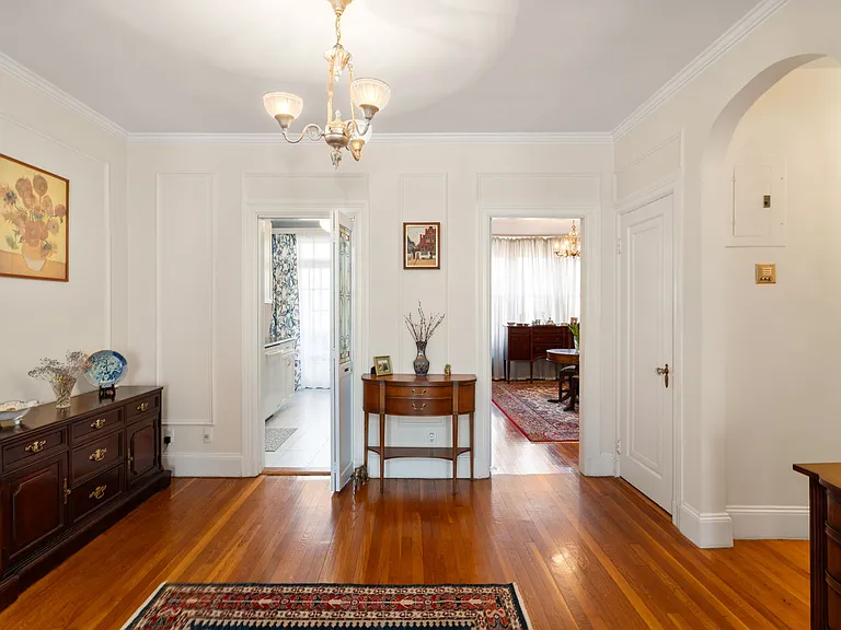 325 Tappan St #6 — Photo 5