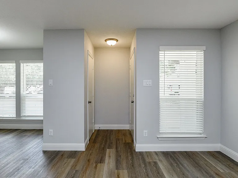 2501 Windy Pine Ln — Photo 3