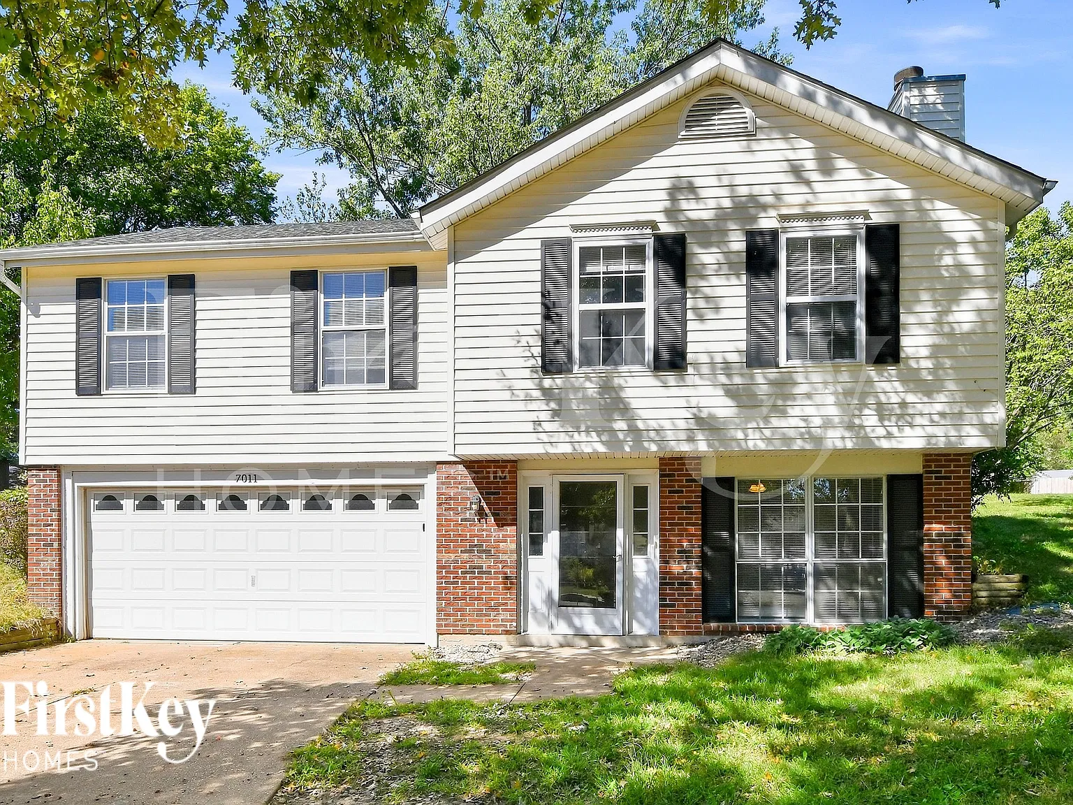 3 bed, 1.5 bath, 1120 sqft, $1,860 — Photo 2