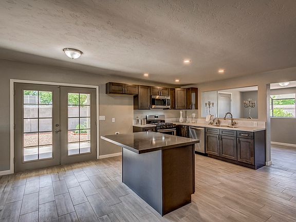 4th image of 9421 E Deer Trail Pl