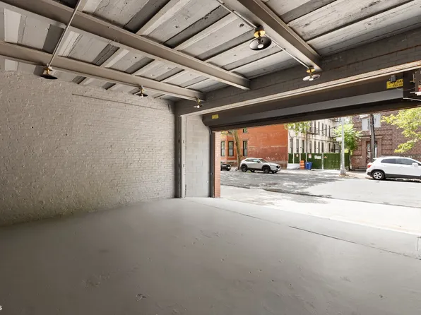 272 Jefferson Avenue image 2 of 18
