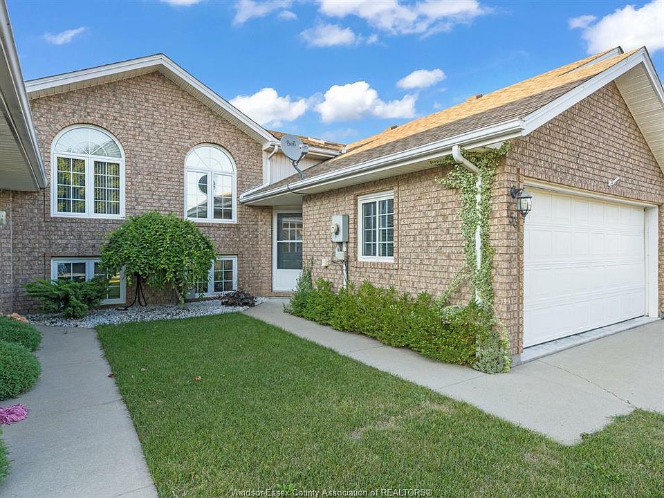 1st image of 153 Christina Cres