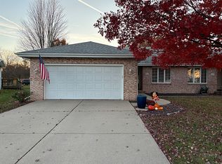 1807 S Buhr Mill Ct, Springfield, IL 62704