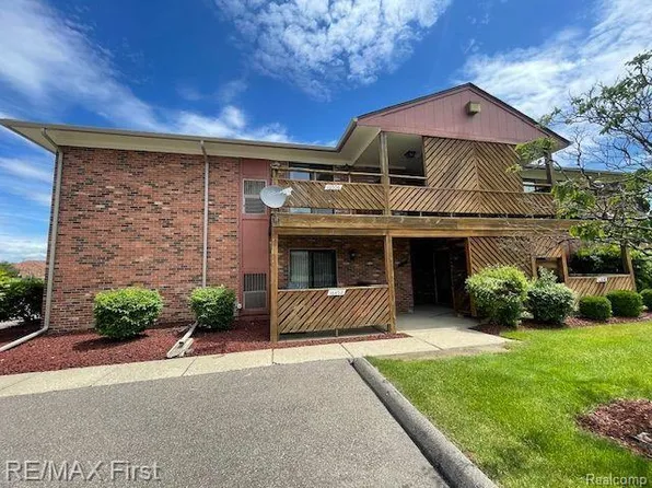 16506 Clarkson Dr, Fraser, MI 48026