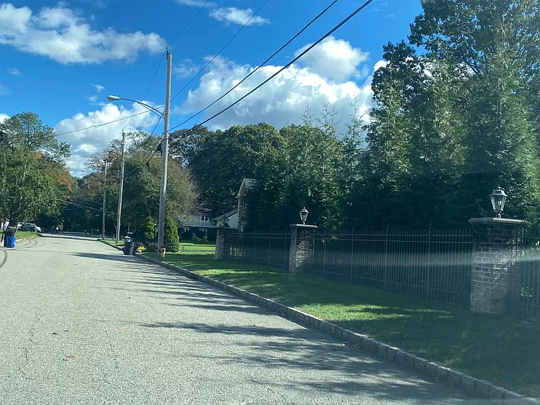 25 Cottage Pl — Photo 26