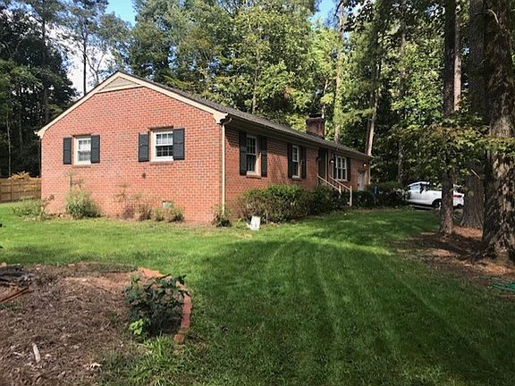 2nd image of 113 Edgewood Ln