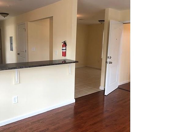2nd image of 454-456 S 14th St