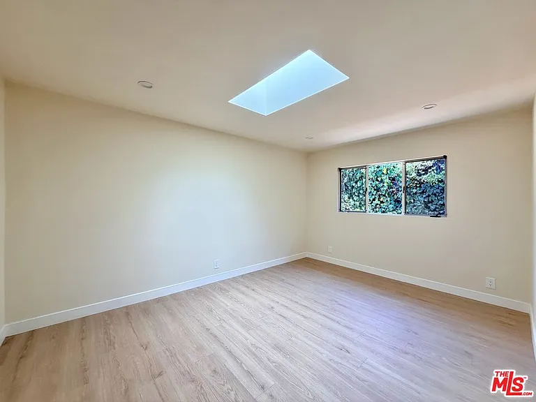2000 San Ysidro Dr — Photo 24