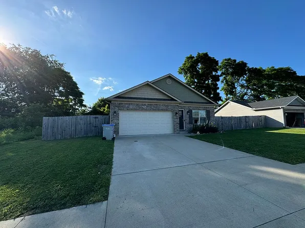 122 Cornerstone Dr, Stamping Ground, KY 40379